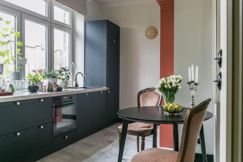 Dark Blue Apartment Warsaw Exterior photo